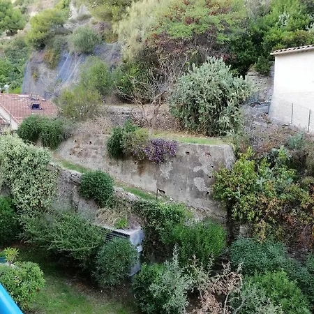 Appart F1 Entier Avec Parking Securise Apartment