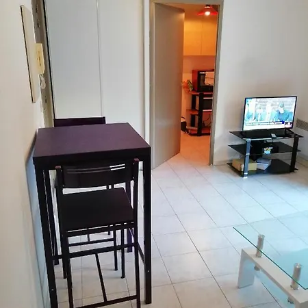Apartment Appart F1 Entier Avec Parking Securise *